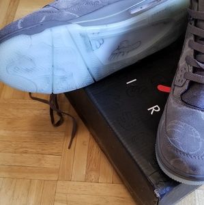 NIKE AIR JORDON RETRO 4 KAWS